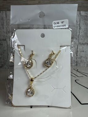 Gold Teardrop Crystal Necklace & Earring Set